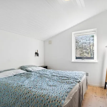 בית נופש Lovely Summer House With Bornholm Atmosphere *